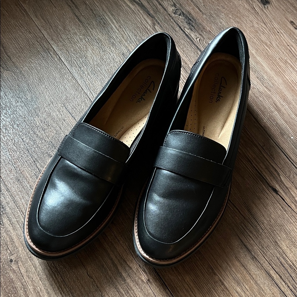 Clarks Women's Black Loafers